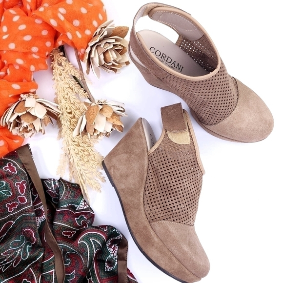 Corduroy Tan Brown Suede Ankle Boot Platform Wedge Sz 37 - Picture 1 of 9